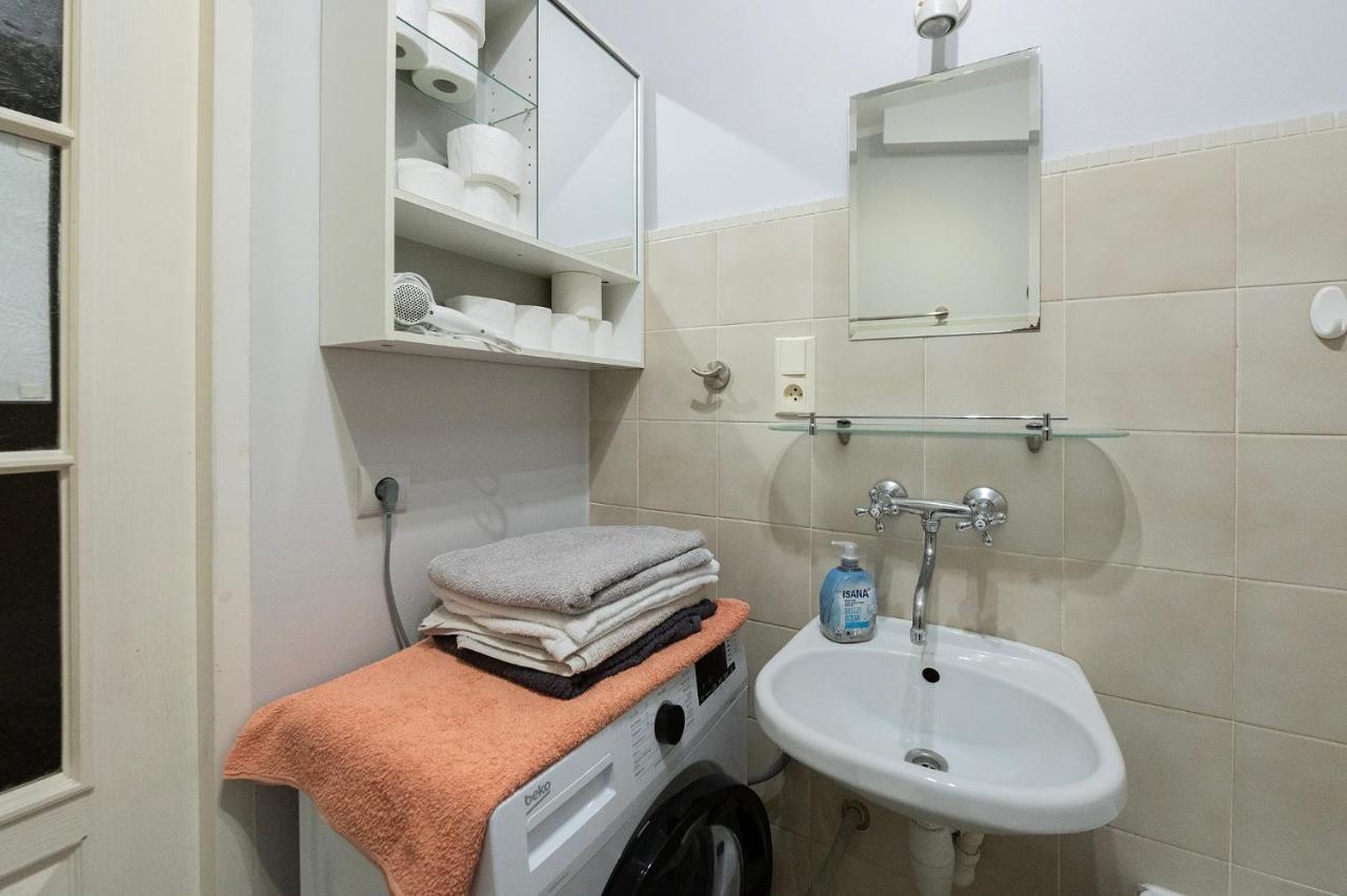 לודז' Studio In City Centre Free Parking מראה חיצוני תמונה